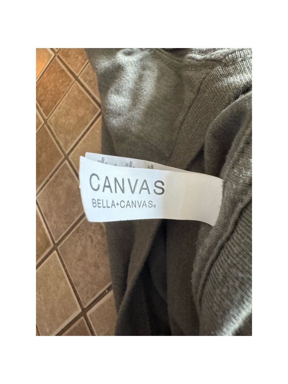 Women's Bella+Canvas Graphic T-shirt Size L Gray - Picture 3 of 4